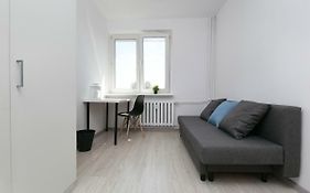 Rooms4Less